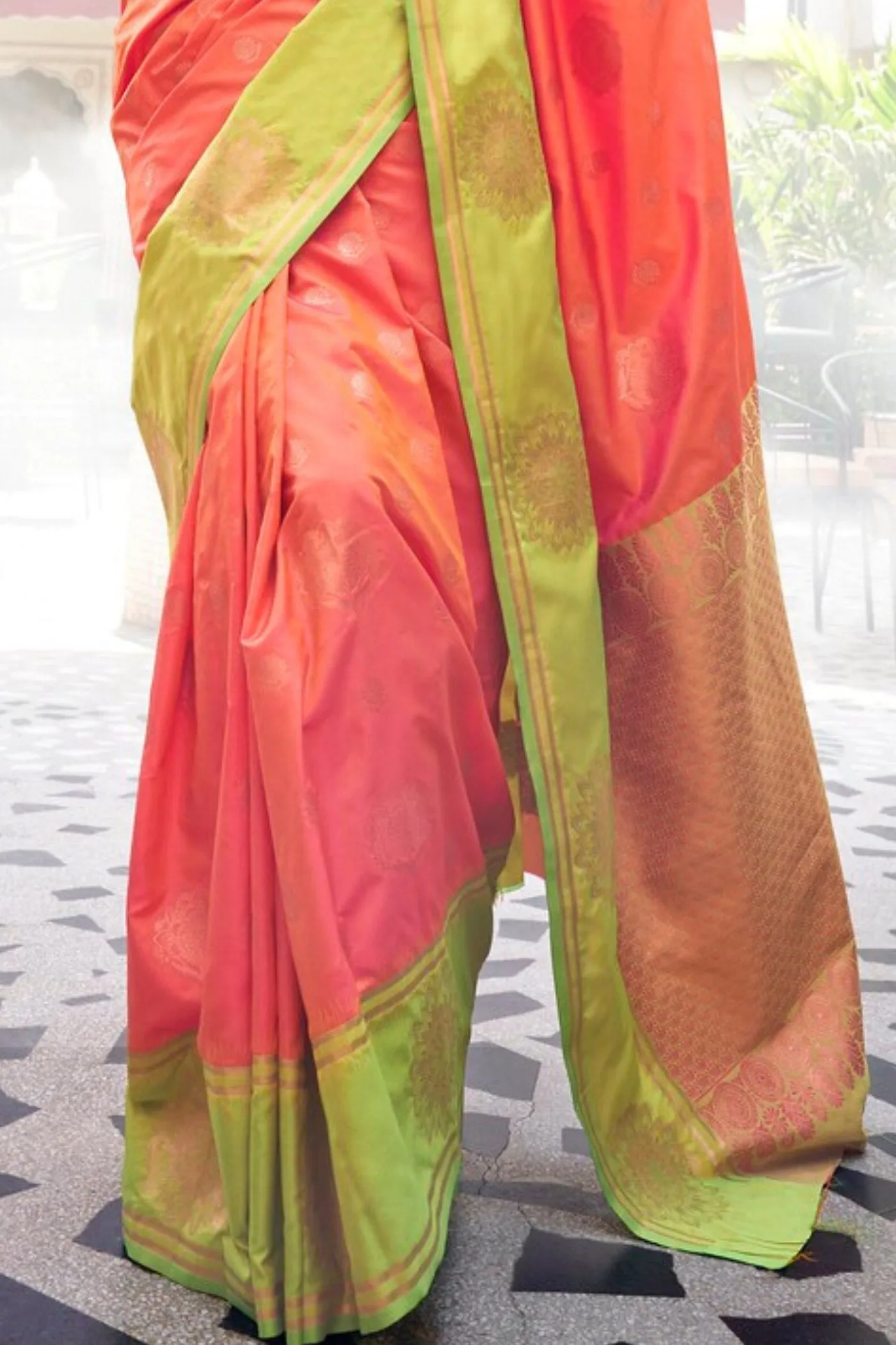 Mandarin Pearl Peach Party Wear Two Tone Contrast Handloom Weaving Silk Saree
