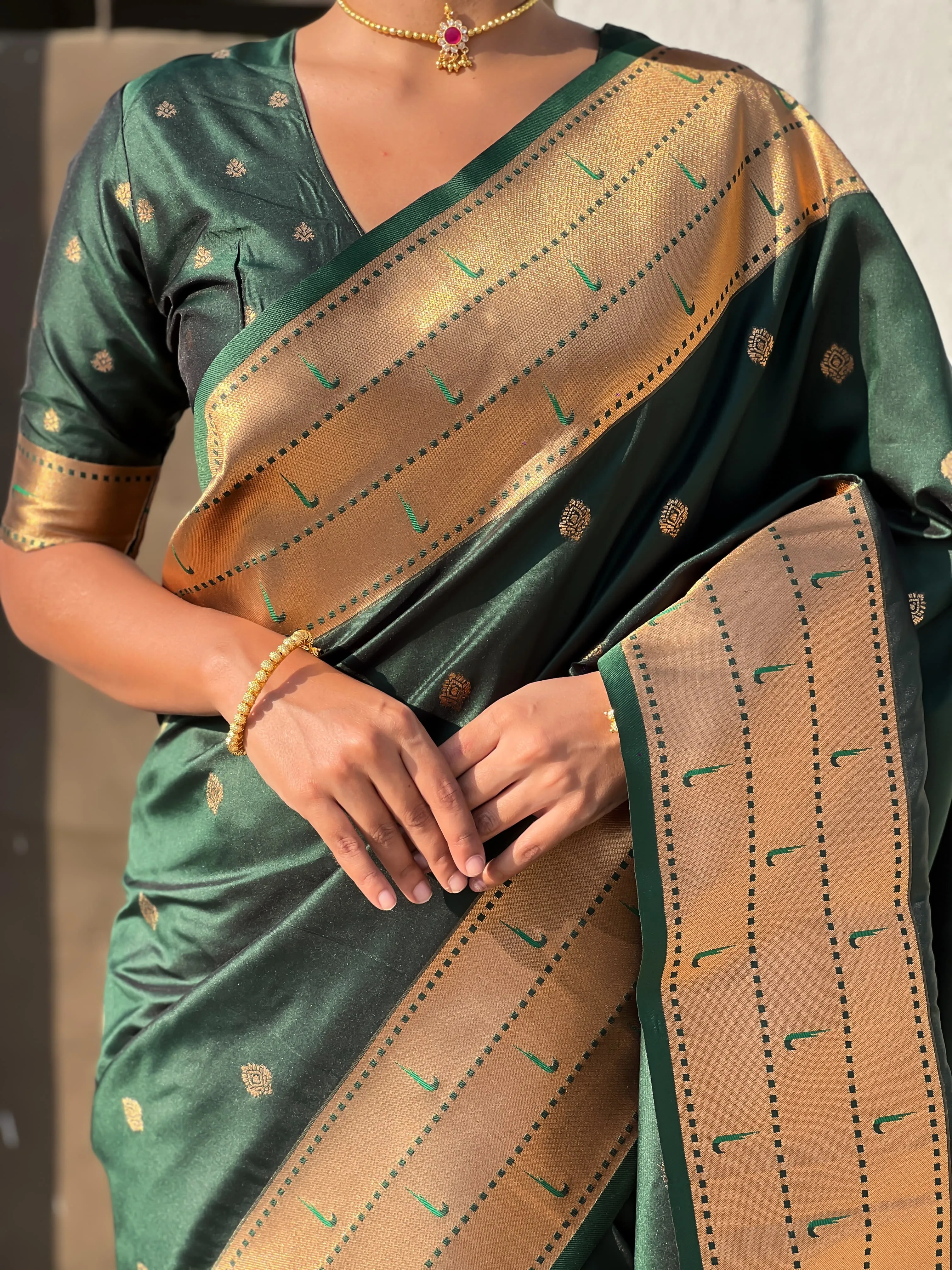 Women's Designer Maharashtrian Pure Banarasi Paithani Saree